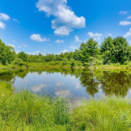 Secluded Poconos Cabin With Fire Pit On 75 Acres! East Stroudsburg Exteriör bild